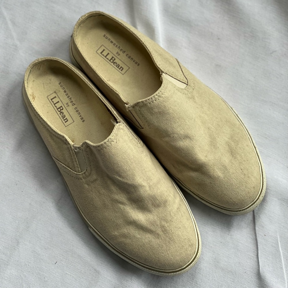 L.L. Bean Sunwashed Canvas Shoes in beige size 7.5 woman. Spring shoes.
